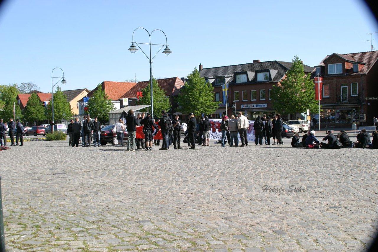 Bild 1 - NPD in Bramstedt am 1.5.07